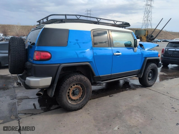 2007 Toyota FJ Cruiser with VIN JTEBU11F770045271, listed as a Copart auction lot 51070425 with 280,751 mi miles and Salvage Title. Bid and sale history available at carsss.com. Image 3.