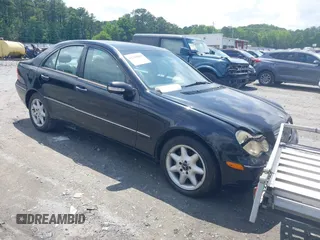 2003 Mercedes-Benz C 240 z VIN WDBRF61JX3A457198, wystawiony jako IAAI lot #42380809 z przebiegiem 251 167 mil mil oraz . Historia ofert i sprzedaży dostępna na DreamBid. Obrazek 1.