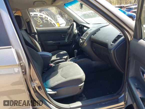2010 Kia Soul + with VIN KNDJT2A20A7163134, listed as a IAAI auction lot 42164478 with 207,790 mi miles. Bid and sale history available at carsss.com. Image 5.