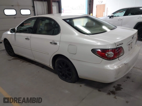 2003 Lexus ES with VIN JTHBF30G036003423, listed as a IAAI auction lot 42201781 with 238,105 mi miles. Bid and sale history available at carsss.com. Image 3.