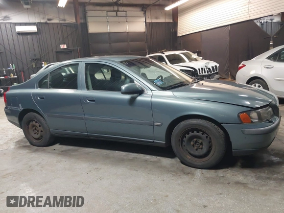 2001 Volvo S60 with VIN YV1RS61R412069484, listed as a IAAI auction lot 41598380 with 185,219 mi miles. Bid and sale history available at carsss.com. Image 13.
