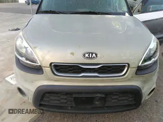 2013 Kia Soul + with VIN KNDJT2A67D7577423, listed as a IAAI auction lot 37425764 with 102,511 mi miles. Bid and sale history available at carsss.com. Image 6.