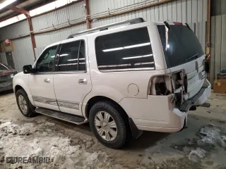 2009 Lincoln Navigator with VIN 5LMFU28579LJ01826, listed as a Copart auction lot 88434765 with 221,624 mi miles and Salvage Title. Bid and sale history available at carsss.com. Image 2.