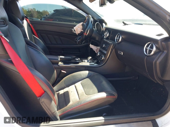 2017 Mercedes-Benz SLC 43 AMG z VIN WDDPK6GA2HF132038, wystawiony jako IAAI lot #41737706 z przebiegiem 84 002 mil mil oraz . Historia ofert i sprzedaży dostępna na DreamBid. Obrazek 5.