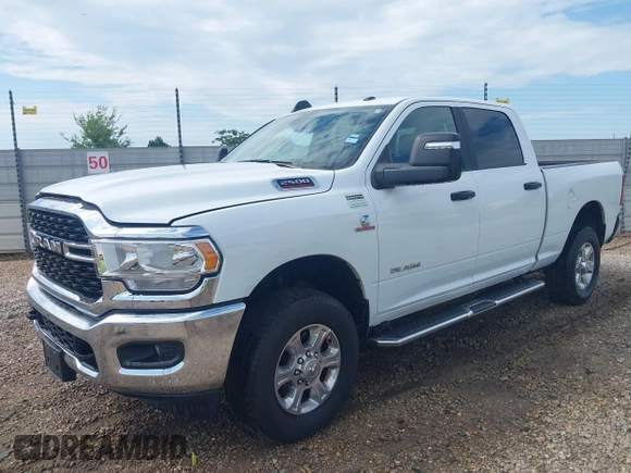2024 Ram 2500 Big Horn z VIN 3C6UR5DL1RG338631, wystawiony jako IAAI lot #42608233 z przebiegiem 34 989 mil mil oraz . Historia ofert i sprzedaży dostępna na DreamBid. Obrazek 17.