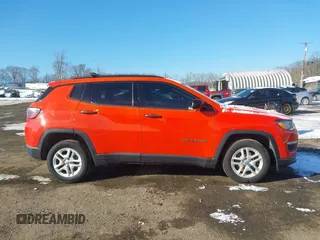 2018 Jeep Compass Sport with VIN 3C4NJCAB8JT124347, listed as a IAAI auction lot 41349666 with 122,058 mi miles. Bid and sale history available at carsss.com. Image 13.