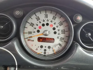 2004 MINI Cooper Hardtop S with VIN WMWRE334X4TD76430, listed as a Copart auction lot 49476985 with 165,626 mi miles and Clean Title. Bid and sale history available at carsss.com. Image 9.