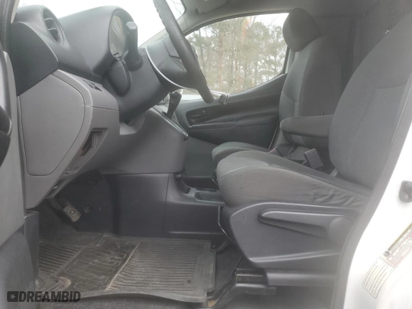 2014 Nissan NV200 SV with VIN 3N6CM0KN2EK690941, listed as a Copart auction lot 46625235 with 101,204 mi miles and Clean Title. Bid and sale history available at carsss.com. Image 7.