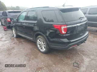 2018 Ford Explorer XLT with VIN 1FM5K8D80JGA65921, listed as a IAAI auction lot 40858952 with 89,956 mi miles and . Bid and sale history available at carsss.com. Image 3.