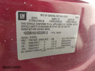 2008 Chevrolet Silverado 1500 LT w/1LT with VIN 1GCEK19J18Z329010, listed as a IAAI auction lot 41981882 with 175,091 mi miles. Bid and sale history available at carsss.com. Image 9.