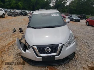 2020 Nissan Kicks SV z VIN 3N1CP5CV7LL555051, wystawiony jako Copart lot #58018605 z przebiegiem 33 326 mil mil oraz Szkoda całkowita • Salvage title. Historia ofert i sprzedaży dostępna na DreamBid. Obrazek 5.