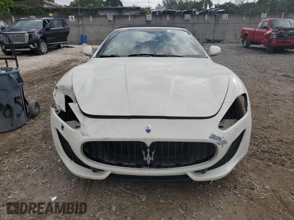 2015 Maserati GranTurismo Sport z VIN ZAM45VMA2F0154541, wystawiony jako Copart lot #79026524 z przebiegiem 38 791 mil mil oraz Nie do naprawy • Non repairable. Historia ofert i sprzedaży dostępna na DreamBid. Obrazek 5.