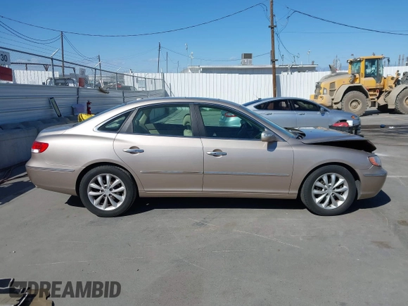 2007 Hyundai Azera SE with VIN KMHFC46F07A183646, listed as a IAAI auction lot 41705832 with 67,230 mi miles. Bid and sale history available at carsss.com. Image 14.