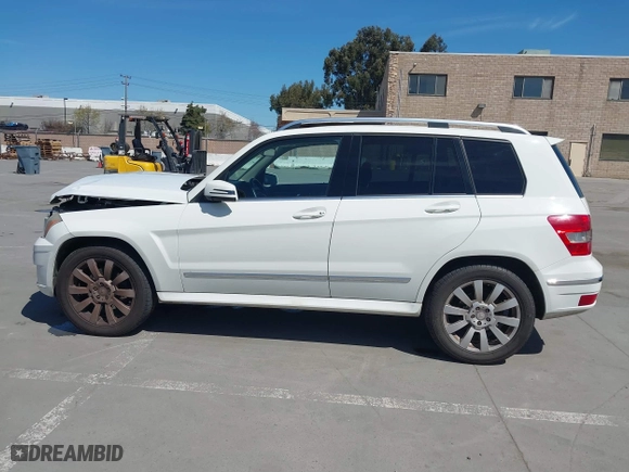 2012 Mercedes-Benz GLK-Class GLK 350 with VIN WDCGG8HB6CF765868, listed as a IAAI auction lot 41880139 with 157,437 mi miles. Bid and sale history available at carsss.com. Image 14.