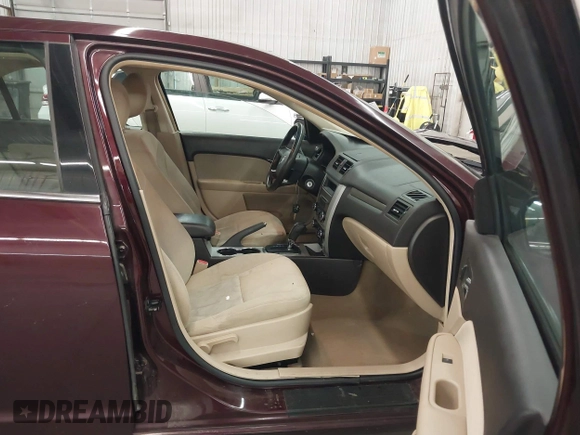 2011 Mercury Milan with VIN 3MEHM0HA3BR602364, listed as a IAAI auction lot 42471282 with 129,344 mi miles and . Bid and sale history available at DreamBid. Image 5.