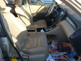 2003 Toyota Highlander with VIN JTEHF21A830097971, listed as a IAAI auction lot 41857302 with 205,519 mi miles. Bid and sale history available at carsss.com. Image 5.