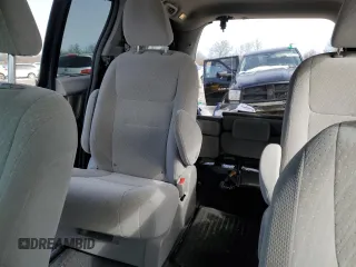 2019 Toyota Sienna LE with VIN 5TDJZ3DC1KS223325, listed as a Copart auction lot 45758815 with 102,605 mi miles and Salvage Title. Bid and sale history available at carsss.com. Image 10.
