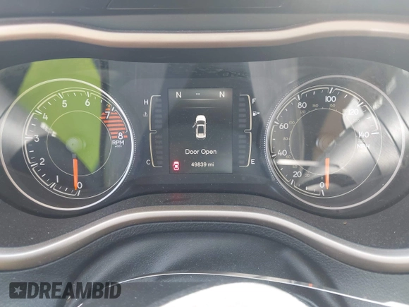 2017 Jeep Cherokee Latitude z VIN 1C4PJMCS4HW582693, wystawiony jako IAAI lot #42642337 z przebiegiem 49 839 mil mil oraz . Historia ofert i sprzedaży dostępna na DreamBid. Obrazek 7.
