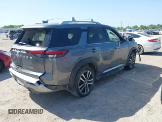 2023 Nissan Pathfinder Platinum с VIN 5N1DR3DJ1PC270631, выставлен на аукционе IAAI как лот 41994040 с пробегом 42 566 миль миль и . История ставок и продаж доступна на DreamBid. Изображение 4.