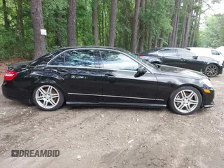 2010 Mercedes-Benz E 550 Luxury с VIN WDDHF9AB0AA125460, выставлен на аукционе IAAI как лот 42435400 с пробегом 120 925 миль миль и . История ставок и продаж доступна на DreamBid. Изображение 13.