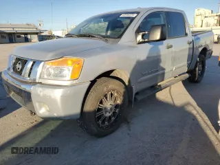 2011 Nissan Titan Pro-4X z VIN 1N6BA0EC4BN317615, wystawiony jako Copart lot #42335225 z przebiegiem 178 059 mil mil oraz Nie do naprawy. Historia ofert i sprzedaży dostępna na DreamBid. Obrazek 1.