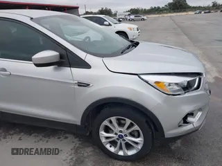 2017 Ford Escape SE with VIN 1FMCU0GD8HUC00733, listed as a IAAI auction lot 41576112 with 130,484 mi miles. Bid and sale history available at carsss.com. Image 17.