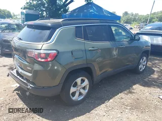 2018 Jeep Compass Latitude with VIN 3C4NJDBB5JT200840, listed as a IAAI auction lot 42557660 with 39,489 mi miles and . Bid and sale history available at DreamBid. Image 4.