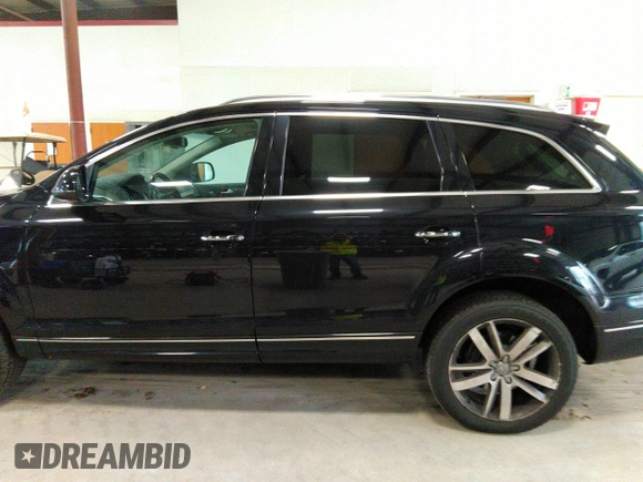 2014 Audi Q7 Premium Plus z VIN WA1LMAFE3ED013667, wystawiony jako IAAI lot #40940362 z przebiegiem 111 599 mil mil oraz . Historia ofert i sprzedaży dostępna na DreamBid. Obrazek 14.