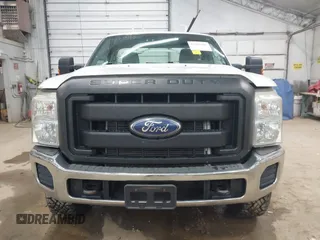 2011 Ford F-350 z VIN 1FDBF3B63BEB77511, wystawiony jako IAAI lot #42383405 z przebiegiem 271 011 mil mil oraz . Historia ofert i sprzedaży dostępna na DreamBid. Obrazek 12.