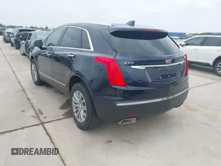 2017 Cadillac XT5 Luxury FWD z VIN 1GYKNBRS9HZ215565, wystawiony jako IAAI lot #42108831 z przebiegiem 78 694 mil mil oraz . Historia ofert i sprzedaży dostępna na DreamBid. Obrazek 3.