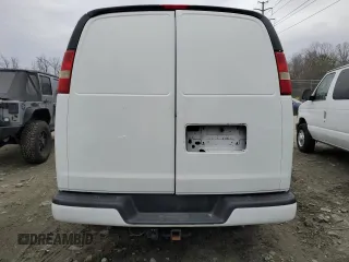 2015 GMC Savana Cargo Van with VIN 1GTW7FCF9F1113375, listed as a Copart auction lot 43082645 with 157,864 mi miles and Salvage Title. Bid and sale history available at carsss.com. Image 6.