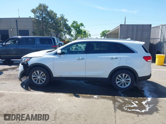 2017 Kia Sorento LX with VIN 5XYPGDA59HG307040, listed as a IAAI auction lot 42125920 with 125,303 mi miles and . Bid and sale history available at carsss.com. Image 14.
