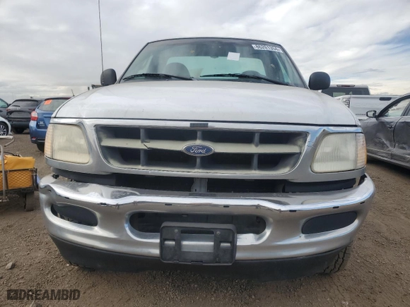1998 Ford F-150 Standard with VIN 1FTZF18W6WKC03783, listed as a Copart auction lot 86201354 with 160,000 mi miles and Salvage Title. Bid and sale history available at carsss.com. Image 5.