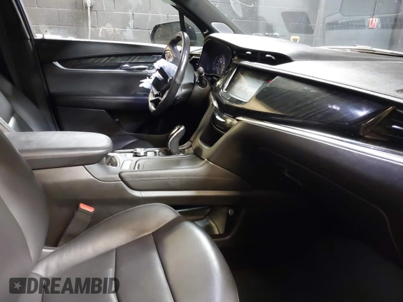 2020 Cadillac XT6 AWD Premium Luxury with VIN 1GYKPDRSXLZ111021, listed as a IAAI auction lot 37922511 with 54,755 mi miles and . Bid and sale history available at DreamBid. Image 5.