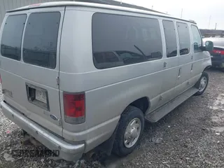 2010 Ford Econoline Passenger XL z VIN 1FBNE3BLXADA77764, wystawiony jako IAAI lot #41457598 z przebiegiem 212 112 mil mil oraz . Historia ofert i sprzedaży dostępna na DreamBid. Obrazek 4.
