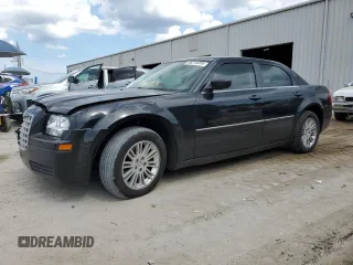2009 Chrysler 300 LX z VIN 2C3KA43D79H556962, wystawiony jako Copart lot #58315205 z przebiegiem 177 577 mil mil oraz Szkoda całkowita • Salvage title. Historia ofert i sprzedaży dostępna na DreamBid. Obrazek 1.