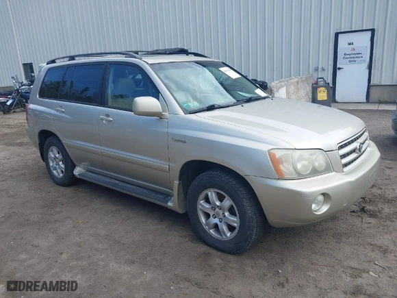 2002 Toyota Highlander with VIN JTEGF21A420069448, listed as a IAAI auction lot 42071939 with 153,152 mi miles. Bid and sale history available at carsss.com. Image 1.