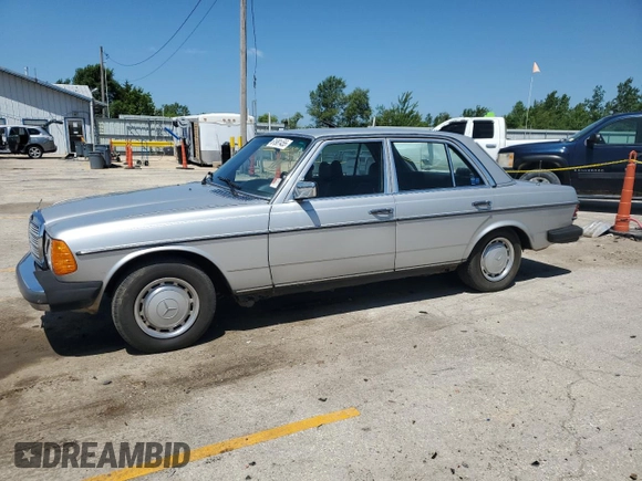 1979 Mercedes-Benz 300 с VIN 12313012127361, выставлен на аукционе Copart как лот 61981455 с пробегом 173 130 миль миль и Чистый • Clean title. История ставок и продаж доступна на DreamBid. Изображение 1.