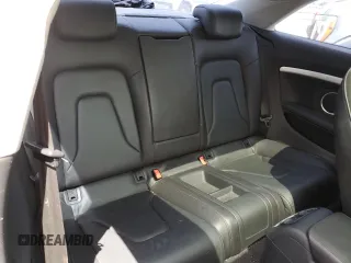 2012 Audi A5 Premium Plus z VIN WAURFAFR6CA000677, wystawiony jako Copart lot #56978155 z przebiegiem 138 229 mil mil oraz Czysty tytuł • Clean title. Historia ofert i sprzedaży dostępna na DreamBid. Obrazek 10.