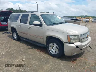 2007 Chevrolet Suburban LTZ z VIN 1GNFC16047R389477, wystawiony jako IAAI lot #42236857 z przebiegiem 212 863 mil mil oraz . Historia ofert i sprzedaży dostępna na DreamBid. Obrazek 1.