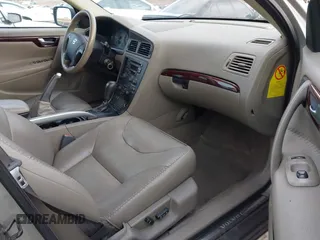 2004 Volvo V70 XC Cross Country с VIN YV1SZ59HX41155136, выставлен на аукционе IAAI как лот 41898659 с пробегом 119 446 миль миль и . История ставок и продаж доступна на DreamBid. Изображение 5.