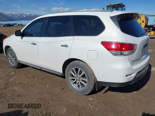 2013 Nissan Pathfinder S with VIN 5N1AR2MM1DC613862, listed as a IAAI auction lot 41777620 with 138,312 mi miles. Bid and sale history available at carsss.com. Image 3.