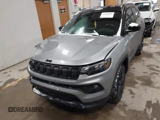 2022 Jeep Compass Latitude with VIN 3C4NJDBB3NT186152, listed as a IAAI auction lot 41402923 with 30,443 mi miles and . Bid and sale history available at DreamBid. Image 12.