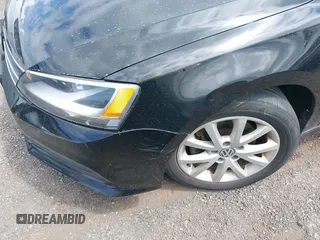 2015 Volkswagen Jetta SE with VIN 3VWD17AJ4FM238189, listed as a IAAI auction lot 42631257 with 92,561 mi miles and . Bid and sale history available at DreamBid. Image 13.