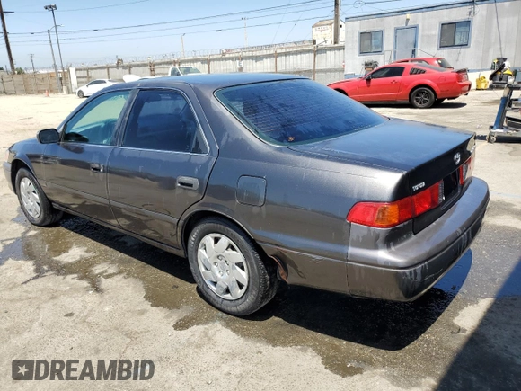 2001 Toyota Camry CE z VIN 4T1BG22K81U783489, wystawiony jako Copart lot #57893115 z przebiegiem 154 352 mil mil oraz Czysty tytuł • Clean title. Historia ofert i sprzedaży dostępna na DreamBid. Obrazek 2.
