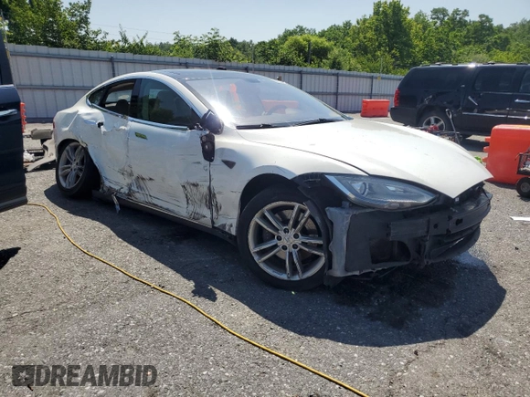 2013 Tesla Model S z VIN 5YJSA1DN0DFP18592, wystawiony jako Copart lot #62151505 z przebiegiem 192 283 mil mil oraz Szkoda całkowita • Salvage title. Historia ofert i sprzedaży dostępna na DreamBid. Obrazek 4.