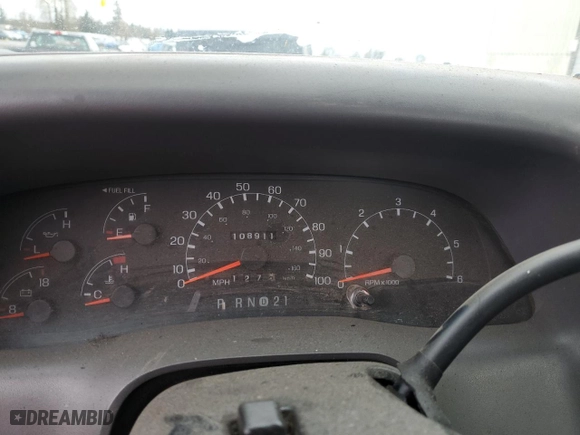 1999 Ford Super Duty F-250 XL with VIN 1FTNF21L3XEA93733, listed as a Copart auction lot 43638935 with 108,911 mi miles and Clean Title. Bid and sale history available at carsss.com. Image 9.