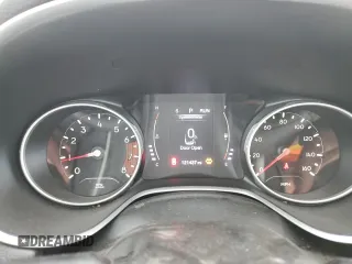 2019 Jeep Compass Latitude с VIN 3C4NJDBB7KT695401, выставлен на аукционе Copart как лот 87839655 с пробегом 121 437 миль миль и Списание • Salvage title. История ставок и продаж доступна на DreamBid. Изображение 9.