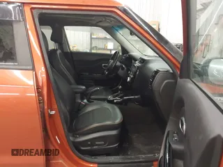 2018 Kia Soul ! with VIN KNDJX3AA4J7587286, listed as a IAAI auction lot 41657795 with 104,533 mi miles. Bid and sale history available at carsss.com. Image 5.