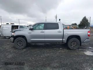 2017 Toyota Tundra Platinum z VIN 5TFAY5F12HX666144, wystawiony jako IAAI lot #41576751 z przebiegiem 131 514 mil mil oraz . Historia ofert i sprzedaży dostępna na DreamBid. Obrazek 15.